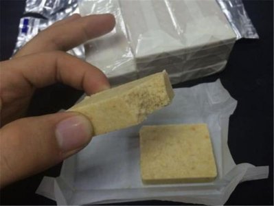 ​压缩饼干究竟为什么那么扛饿？泡水12小时后捞出，网友：怕了