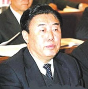 ​他曾任国土资源部部长，1966年参加夺权行动，2005年被判无期徒刑