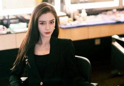 Angelababy生日,混血父亲、7岁儿子惊喜现身家庭合照温馨感动!