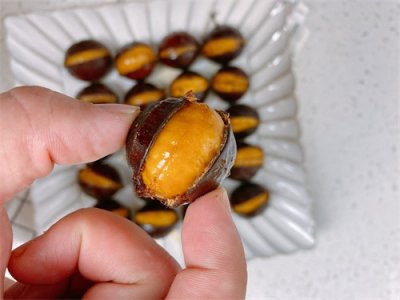 教你板栗快速去壳的方法,10分钟剥一大盆,附上板栗的保存方法