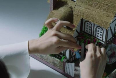 都挺好:苏明玉喜欢玩玩具,跟她的童年有莫大关系,童心未泯