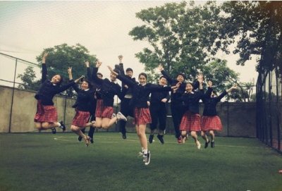 关晓彤毕业照大长腿逆天 盘点走红男女神毕业照