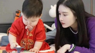 赵本山爱女球球为其爱子庆祝一周岁生日