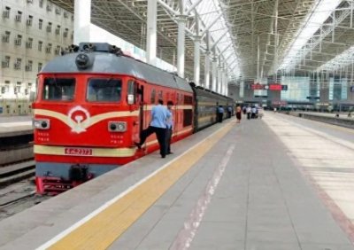 K1302次列车:满洲里至北京,惊喜的不是夕发朝至,而是这这几点