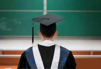 当博士延毕成为常态,博士学制四年到底够不够,应不应该延长?