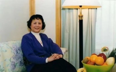 石钟琴:饰演“白毛女”爆红,恋人苦等她十年,今77岁仍热爱舞蹈