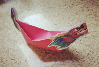 2张纸2分钟,完成幼儿园亲子互动赛龙舟小手工,可下水哦!附图纸